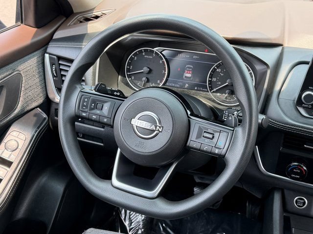 Used 2023 Nissan Rogue SV AWD/4WD image 17