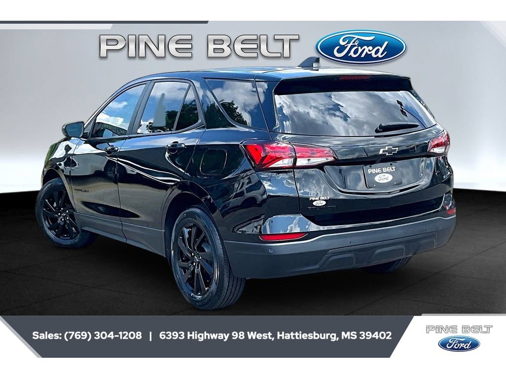Used 2024 Chevrolet Equinox LS w/ LS Convenience Package FWD image 2