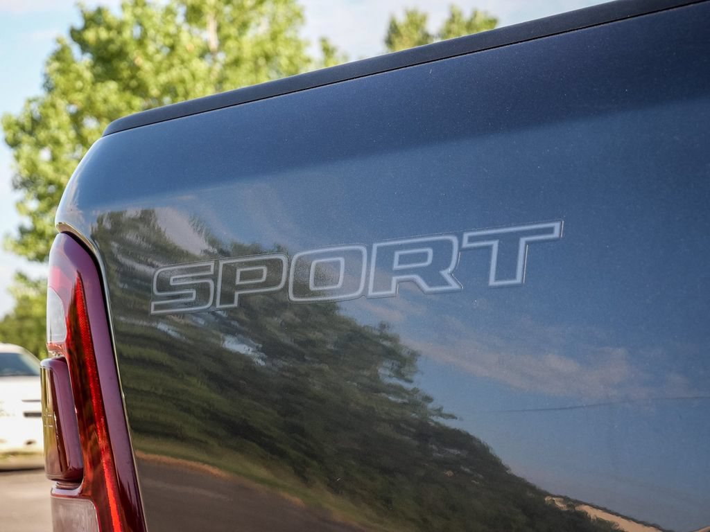 Used 2022 RAM 1500 Laramie w/ Sport Appearance Package AWD/4WD image 11