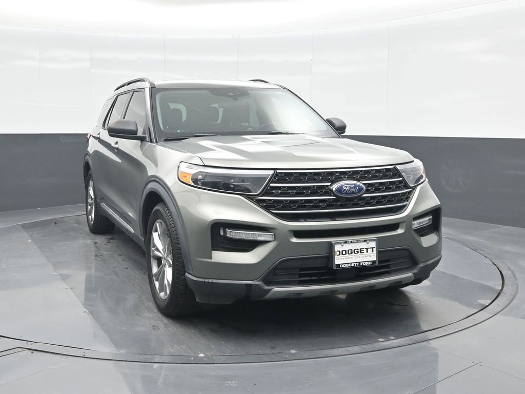 Certified 2020 Ford Explorer XLT w/ Equipment Group 202A image 8