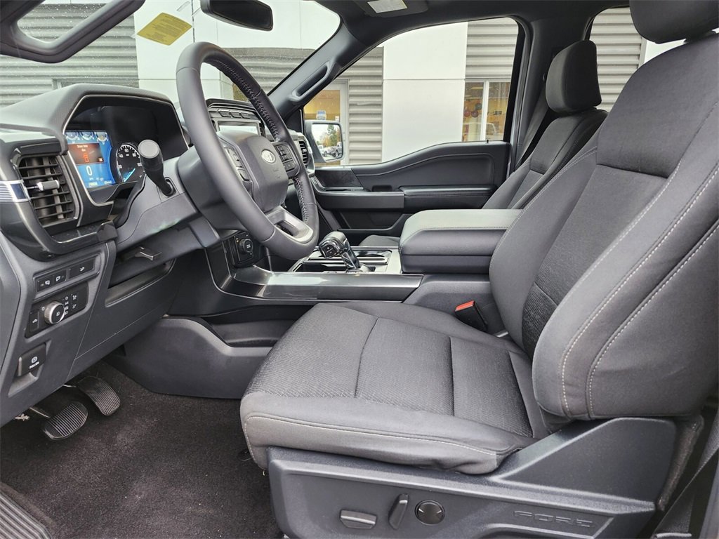 Certified 2022 Ford F150 XLT w/ Equipment Group 302A High image 18