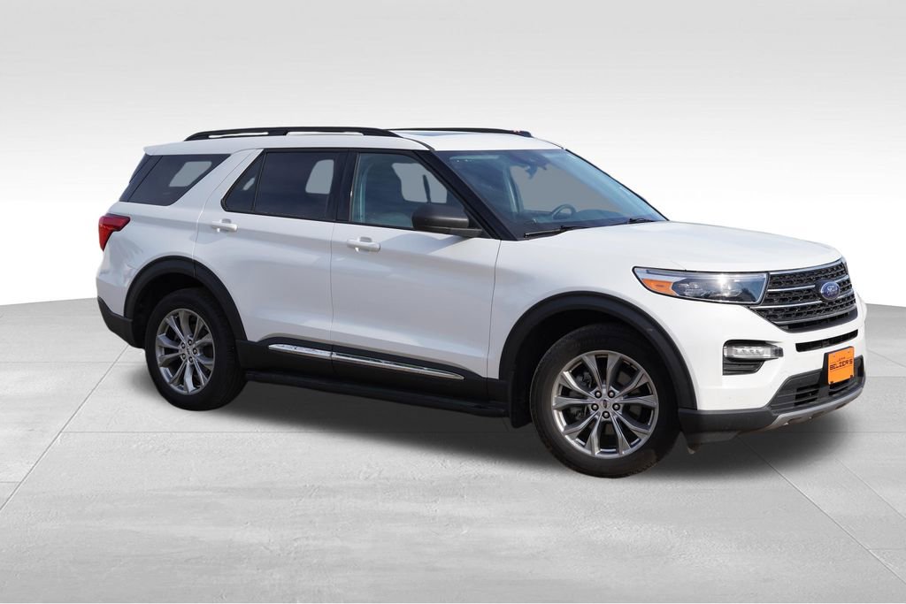 Certified 2023 Ford Explorer XLT w/ Equipment Group 202A AWD/4WD image 2