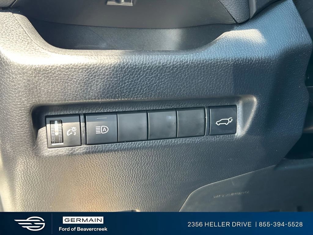 Used 2022 Toyota RAV4 XSE AWD/4WD image 17
