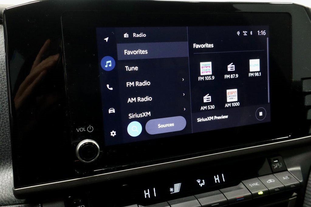 Used 2025 Toyota Camry SE image 9