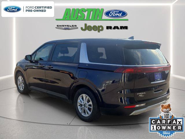 Used 2023 Kia Carnival LX FWD image 3