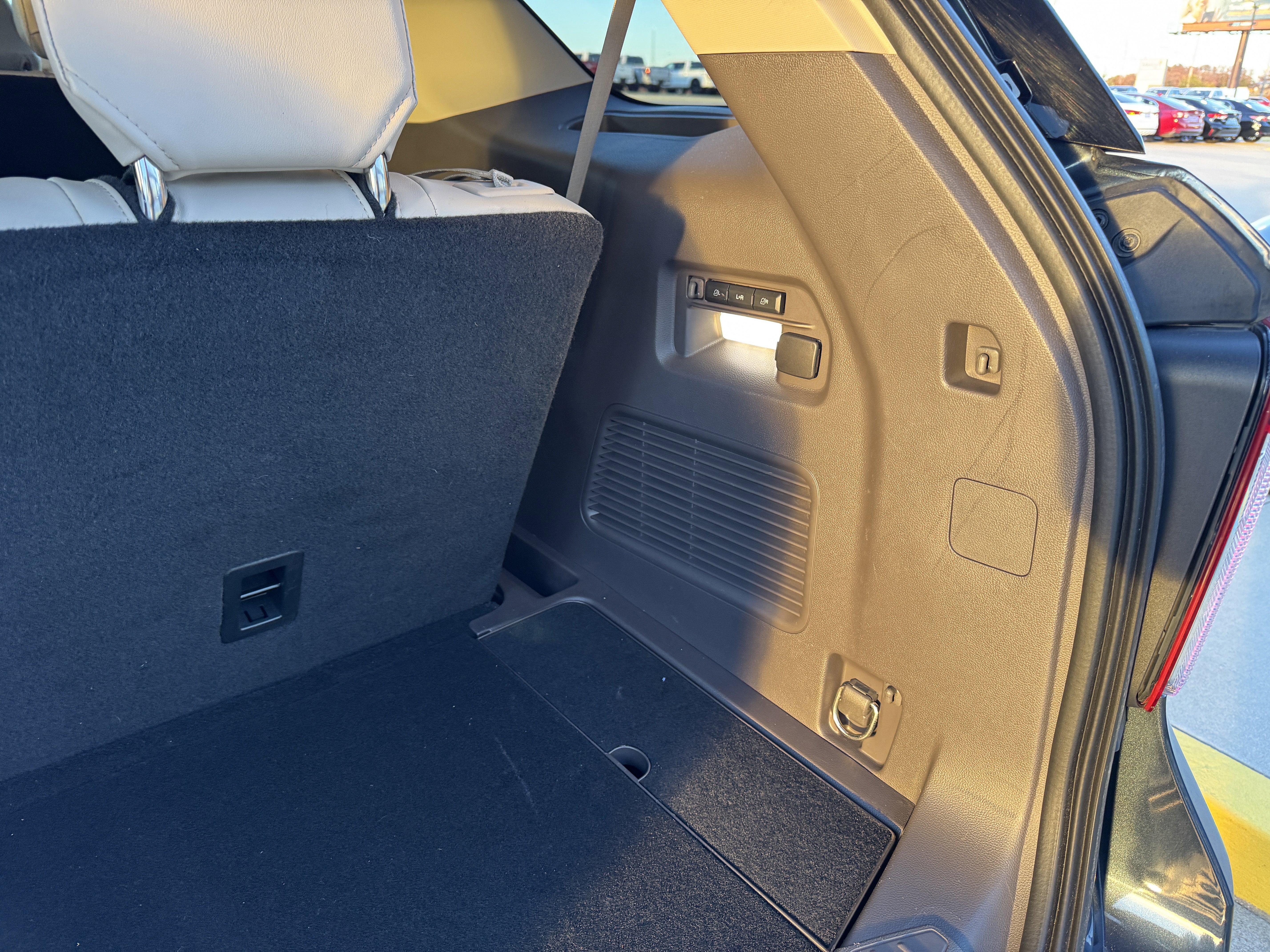 Certified 2022 Ford Explorer Platinum w/ Equipment Group 601A image 43