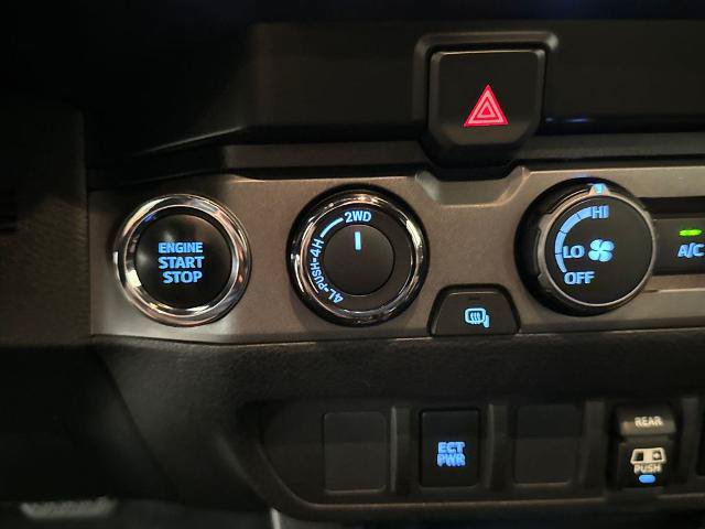 Used 2019 Toyota Tacoma TRD Sport AWD/4WD image 19