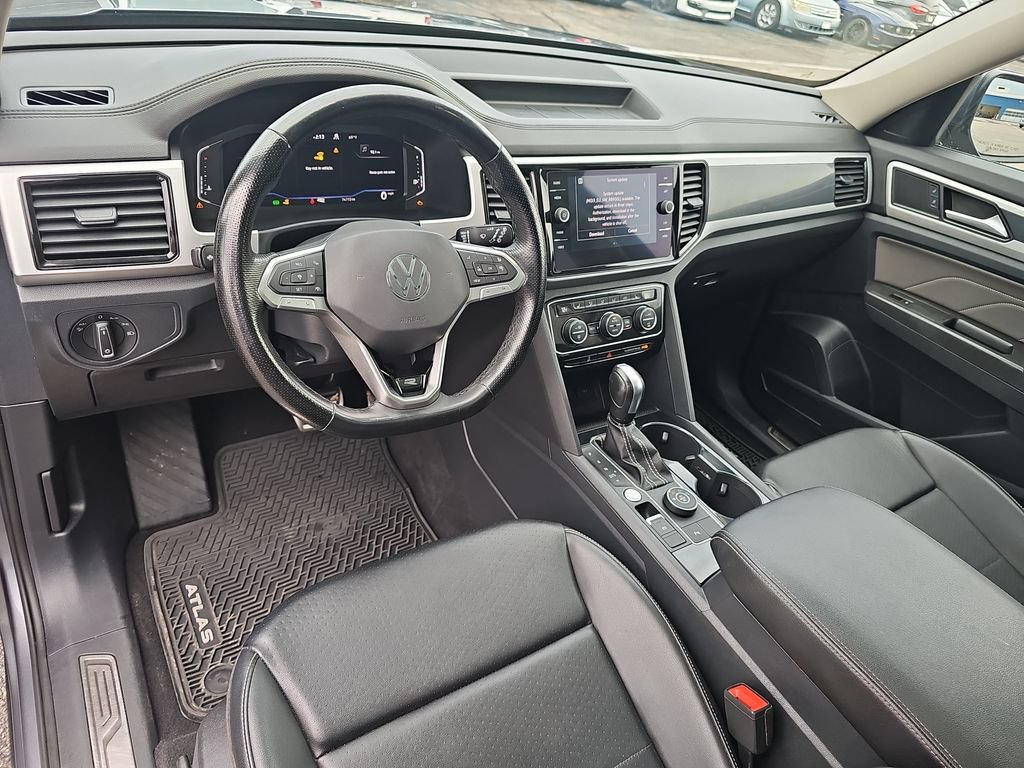 Used 2022 Volkswagen Atlas SEL R-Line AWD/4WD image 16