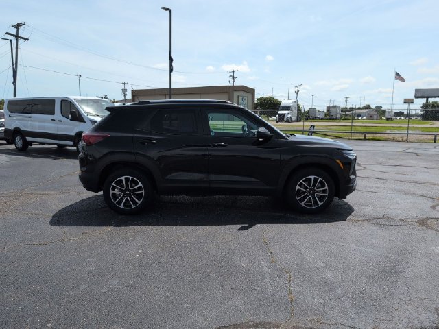 Used 2025 Chevrolet TrailBlazer LT w/ Driver Confidence Package FWD image 9