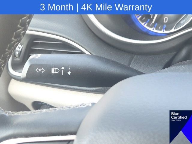 Used 2023 Chrysler Pacifica Touring-L FWD image 44