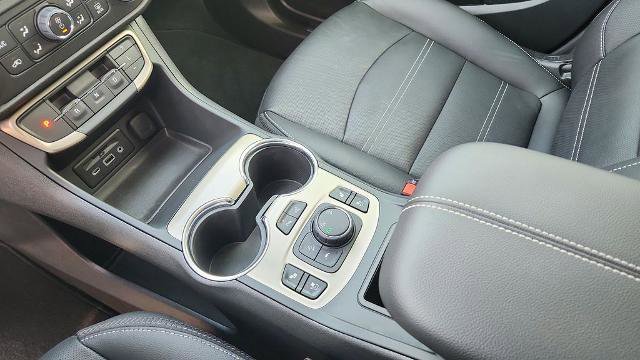 Used 2024 GMC Terrain Denali w/ Denali Premium Package image 15