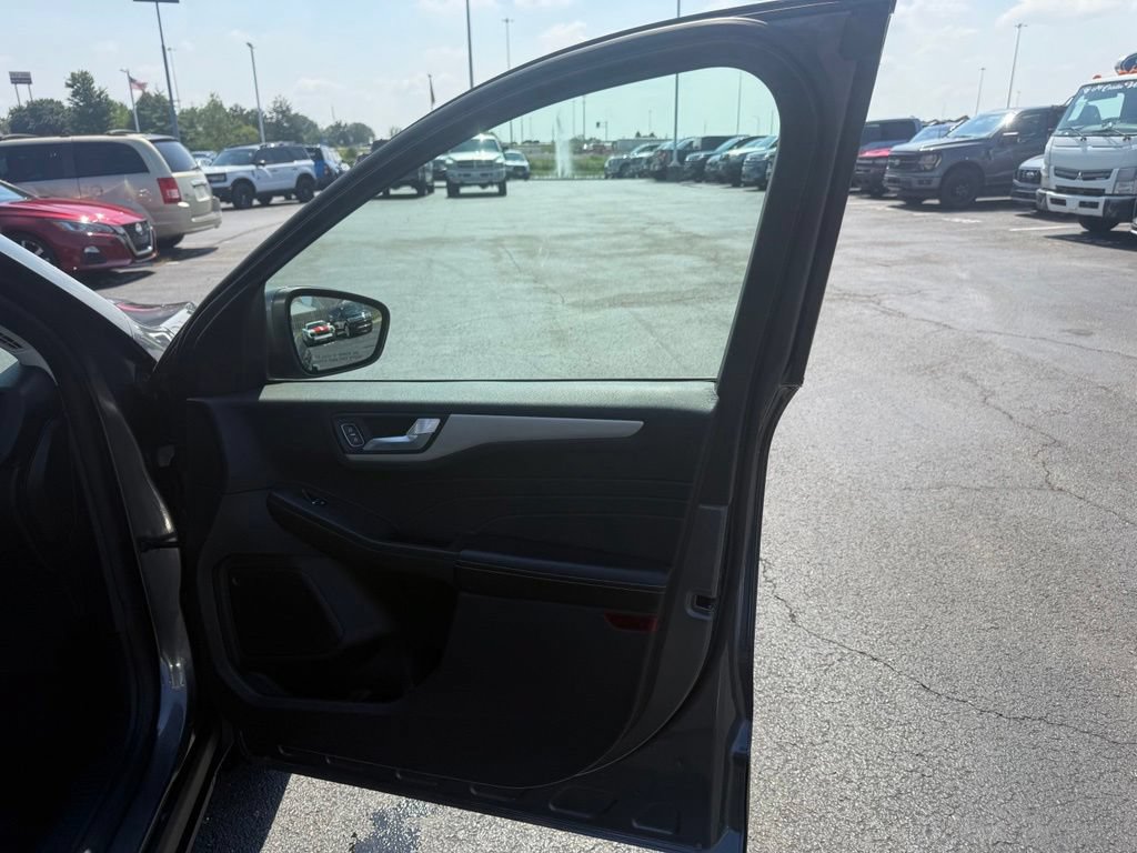 Certified 2022 Ford Escape SEL w/ Technology Package FWD image 58