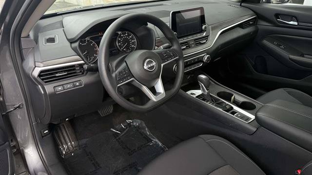 Used 2025 Nissan Altima 2.5 SV AWD/4WD image 39