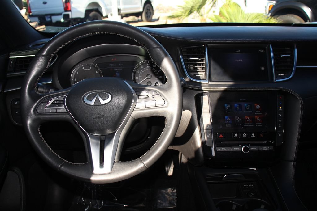 Used 2022 INFINITI QX50 Luxe w/ Appearance Package FWD image 17