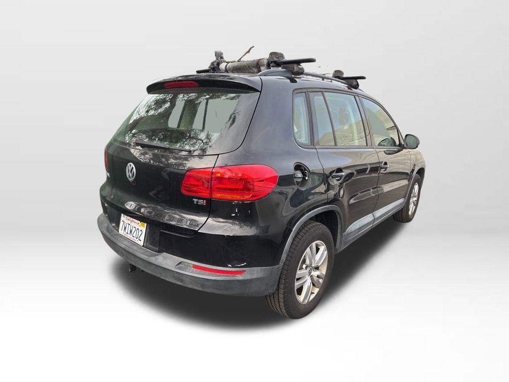 Used 2017 Volkswagen Tiguan S image 3