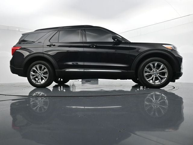 Certified 2023 Ford Explorer XLT w/ Equipment Group 202A AWD/4WD image 39