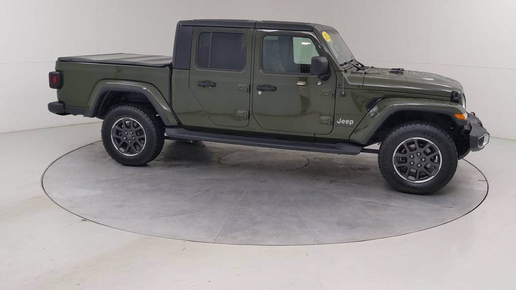 Used 2022 Jeep Gladiator Overland w/ Dual Top Group AWD/4WD image 11