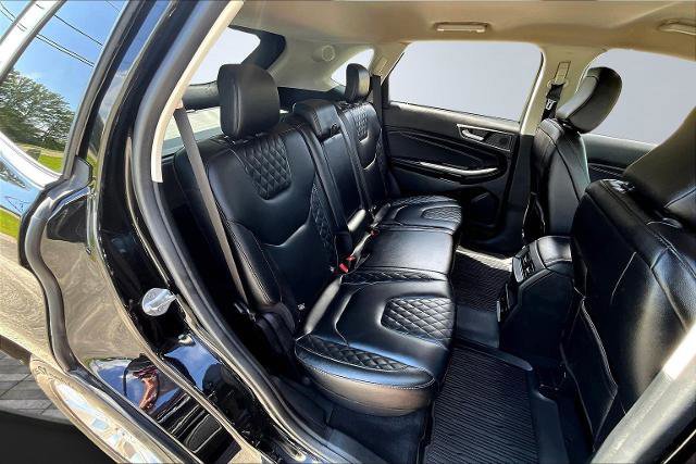 Certified 2024 Ford Edge Titanium w/ Class II Trailer Tow Package image 32