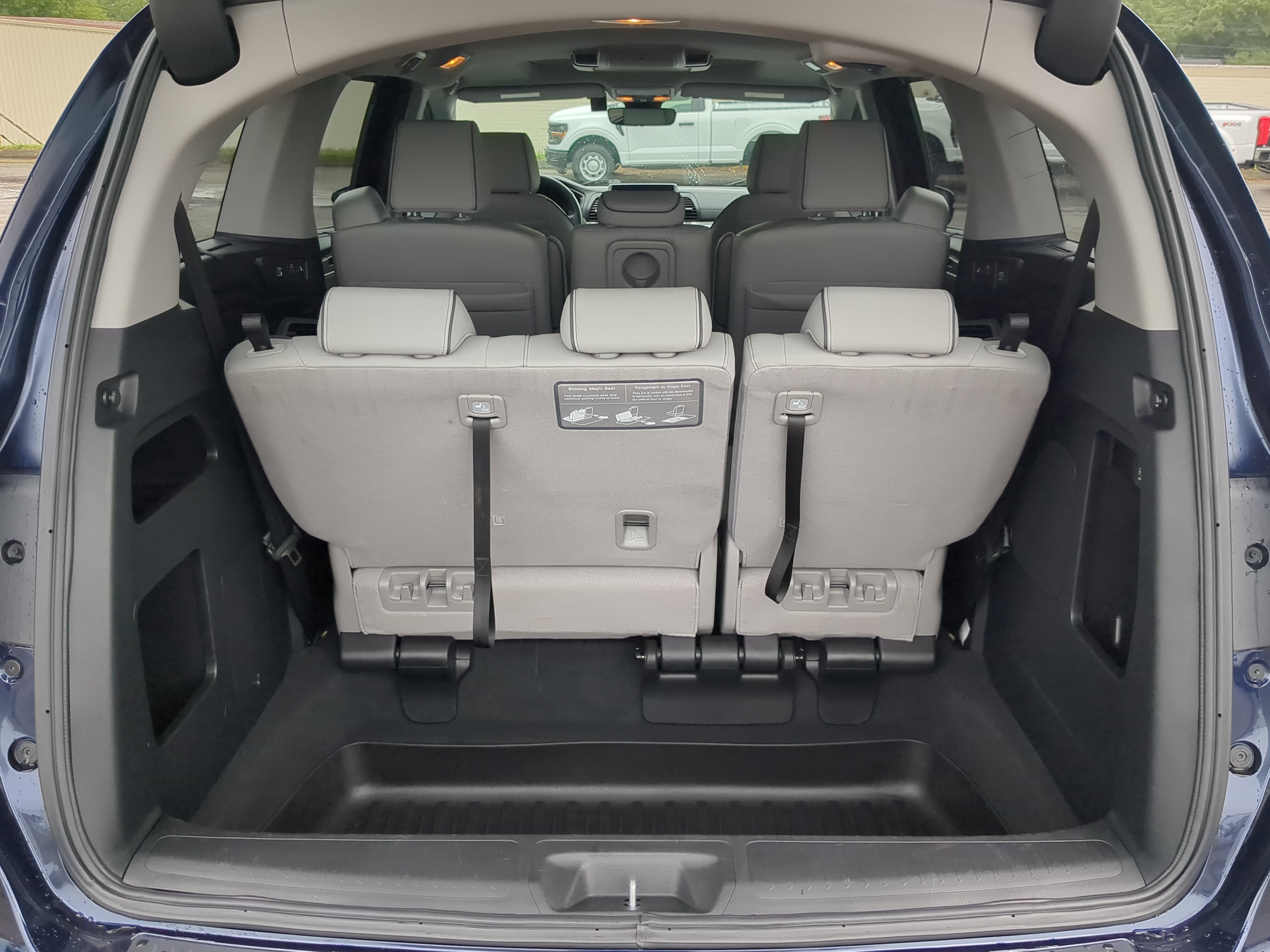 Used 2023 Honda Odyssey Elite image 11