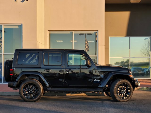 Used 2023 Jeep Wrangler Unlimited Sahara image 6