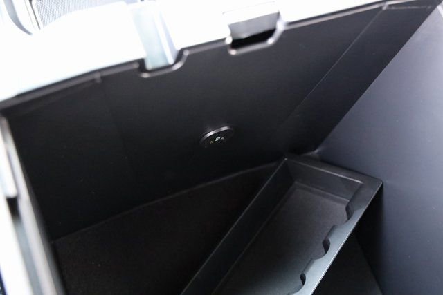 Certified 2025 Ford F250 Platinum image 30