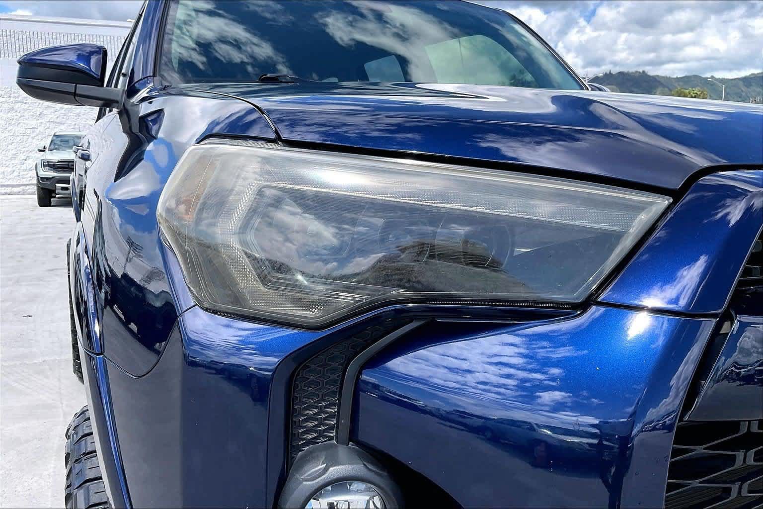 Used 2021 Toyota 4Runner SR5 AWD/4WD image 31