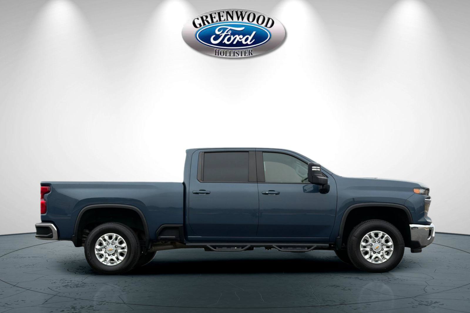 Used 2025 Chevrolet Silverado 2500 LT w/ All Star Edition AWD/4WD image 3