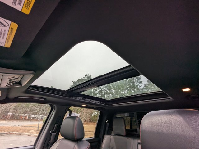 Used 2021 Nissan Titan PRO-4X w/ Pro-4x Convenience Package image 29