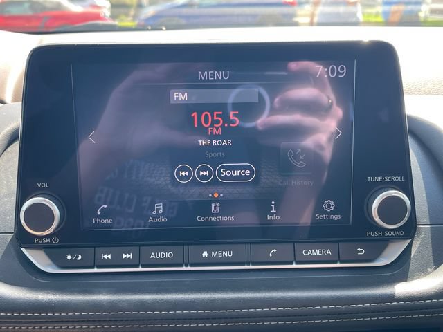 Used 2023 Nissan Rogue S FWD image 17