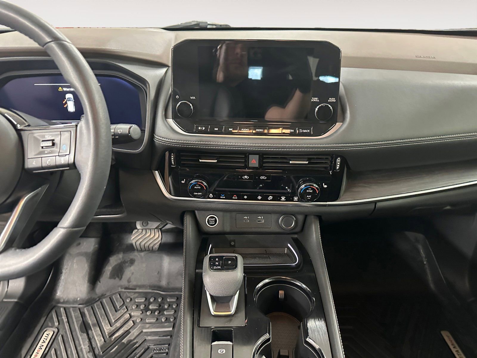 Used 2021 Nissan Rogue Platinum image 11