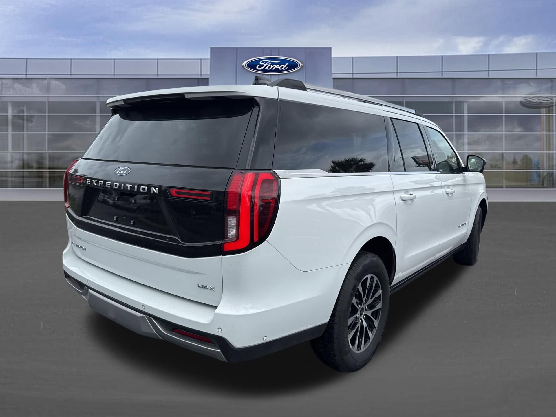 Certified 2025 Ford Expedition Max Platinum image 4