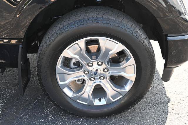 Certified 2022 Ford F150 Platinum w/ Equipment Group 701A High AWD/4WD image 17