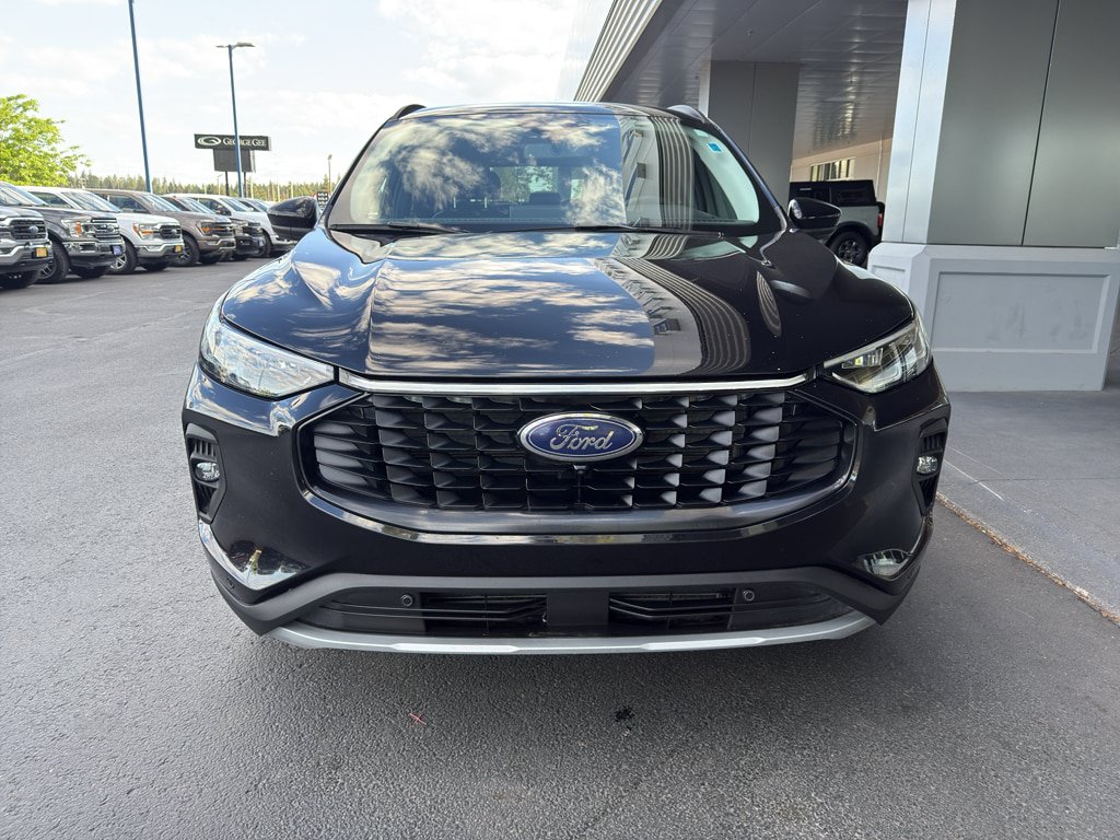Certified 2024 Ford Escape Platinum AWD/4WD image 2