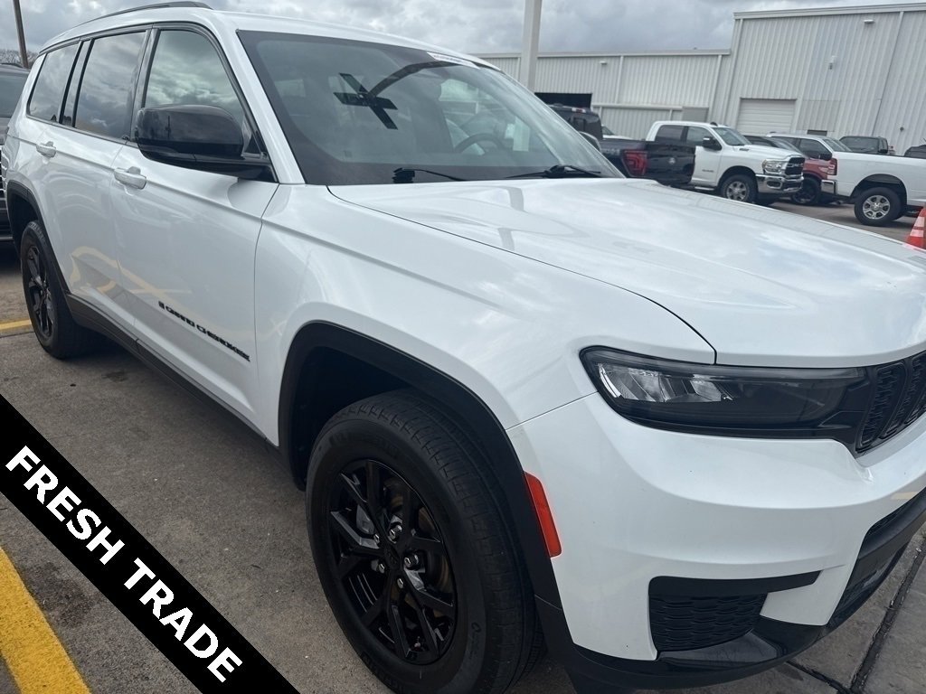 Used 2024 Jeep Grand Cherokee L Altitude image 2