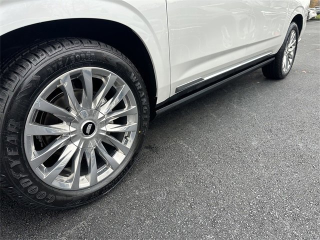 Used 2023 Cadillac Escalade ESV Premium Luxury w/ Performance Package image 14