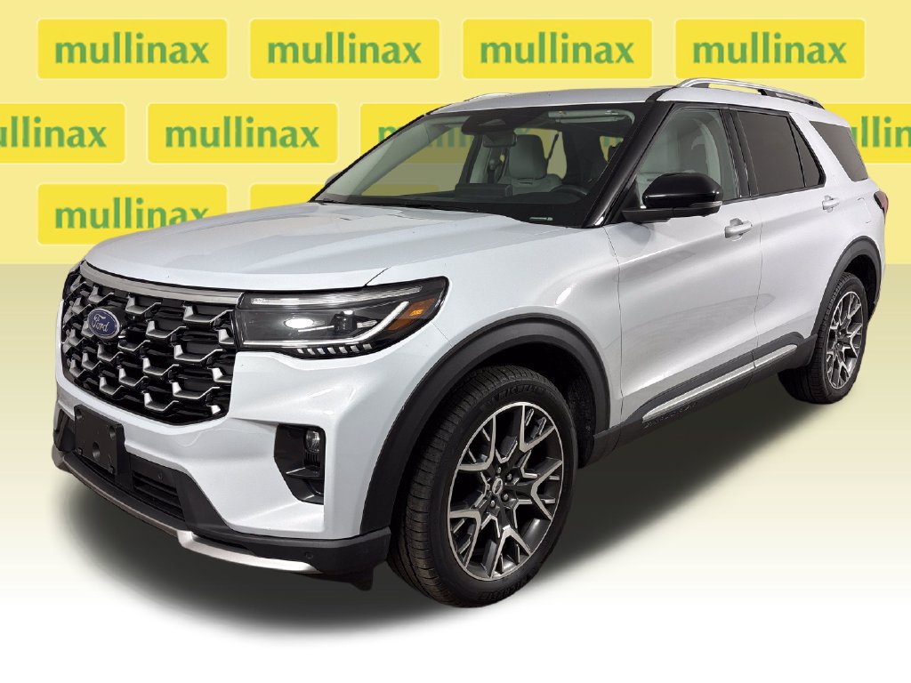 Certified 2025 Ford Explorer Platinum w/ Ultimate Package AWD/4WD image 15