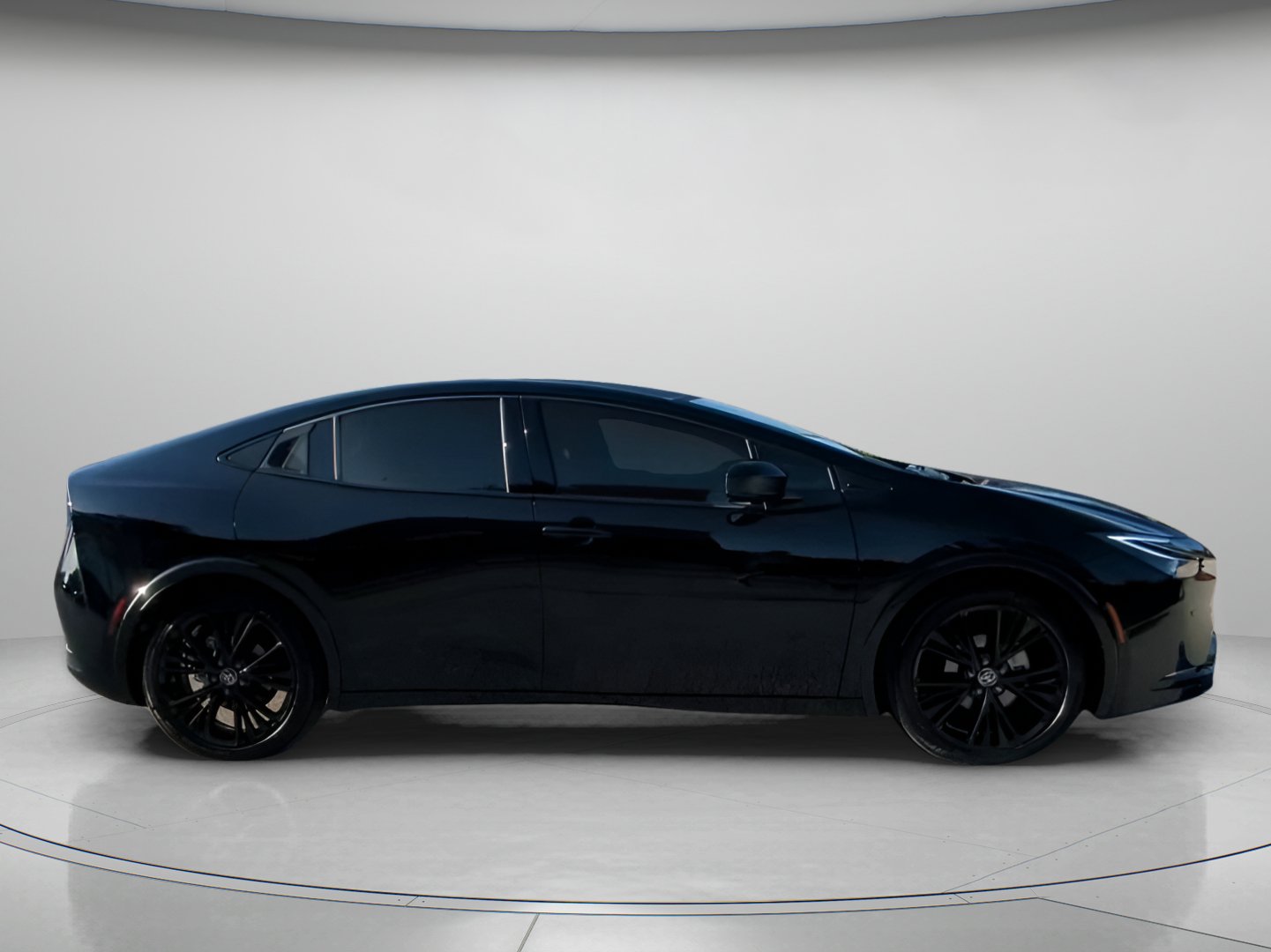 Used 2026 Toyota Prius FWD image 33