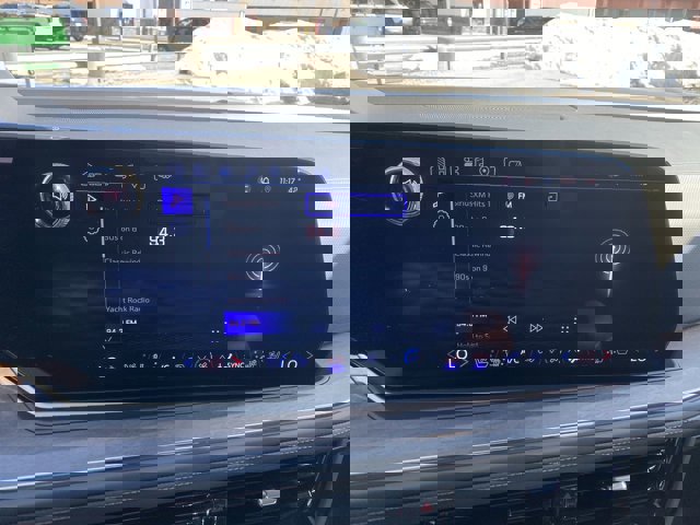 Used 2025 Chevrolet Tahoe High Country image 15