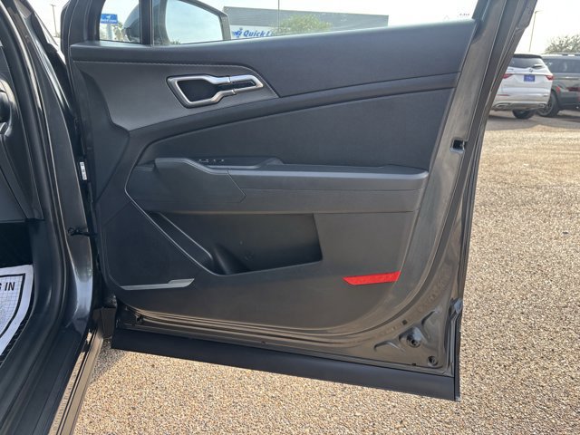 Used 2023 Kia Sportage LX image 23