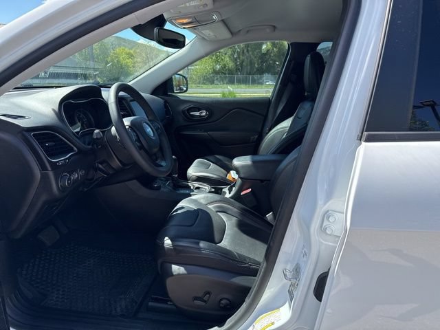 Used 2022 Jeep Cherokee Trailhawk w/ Premium Leather Package AWD/4WD image 18