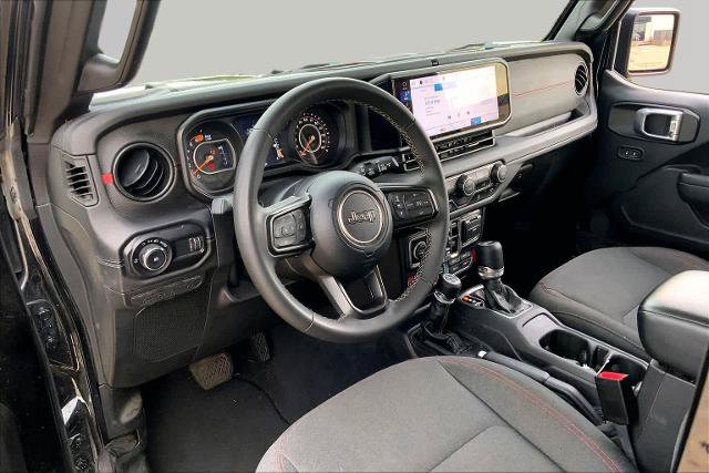 Used 2025 Jeep Wrangler Unlimited Rubicon AWD/4WD image 18