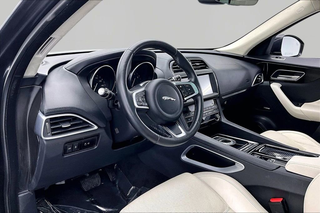 Used 2020 Jaguar F-PACE Prestige AWD/4WD image 14