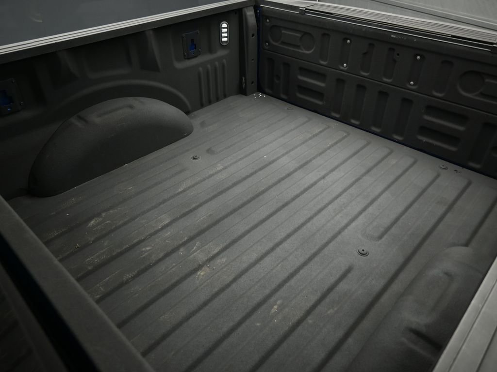 Certified 2017 Ford F150 Raptor w/ Equipment Group 801A Mid image 22