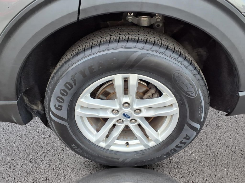 Certified 2023 Ford Explorer XLT w/ Equipment Group 202A AWD/4WD image 31