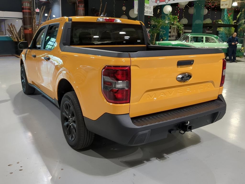 Certified 2023 Ford Maverick XLT w/ XLT Luxury Package FWD image 10