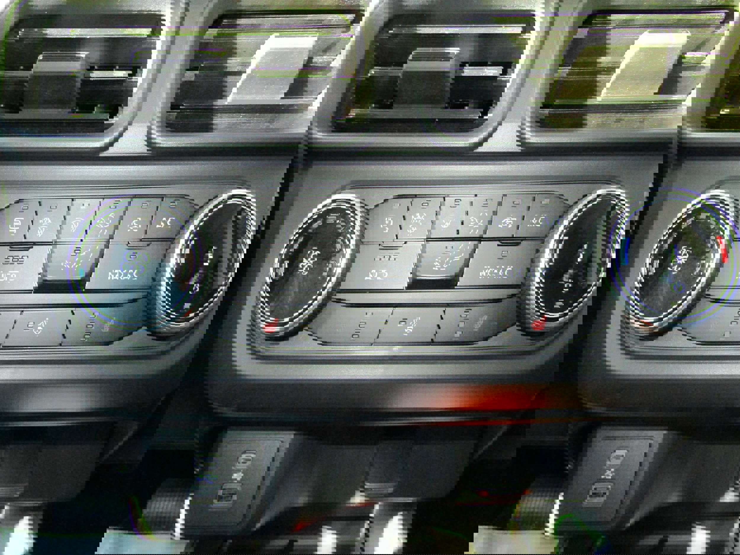 Certified 2024 Ford Maverick XLT w/ XLT Luxury Package image 30