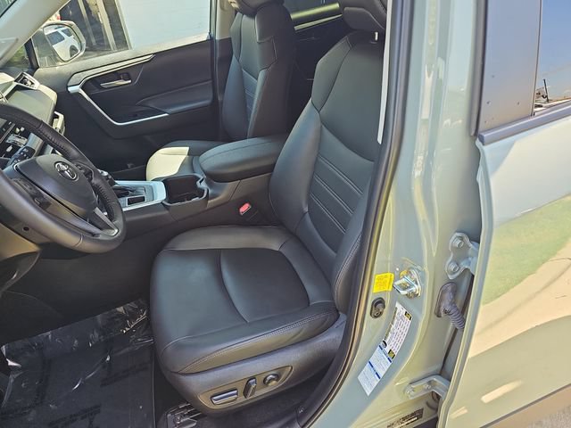 Used 2022 Toyota RAV4 XLE Premium AWD/4WD image 14