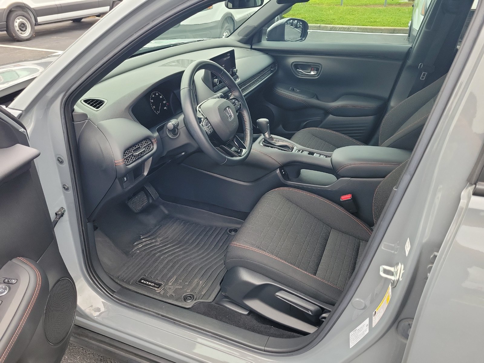 Used 2025 Honda HR-V Sport image 15