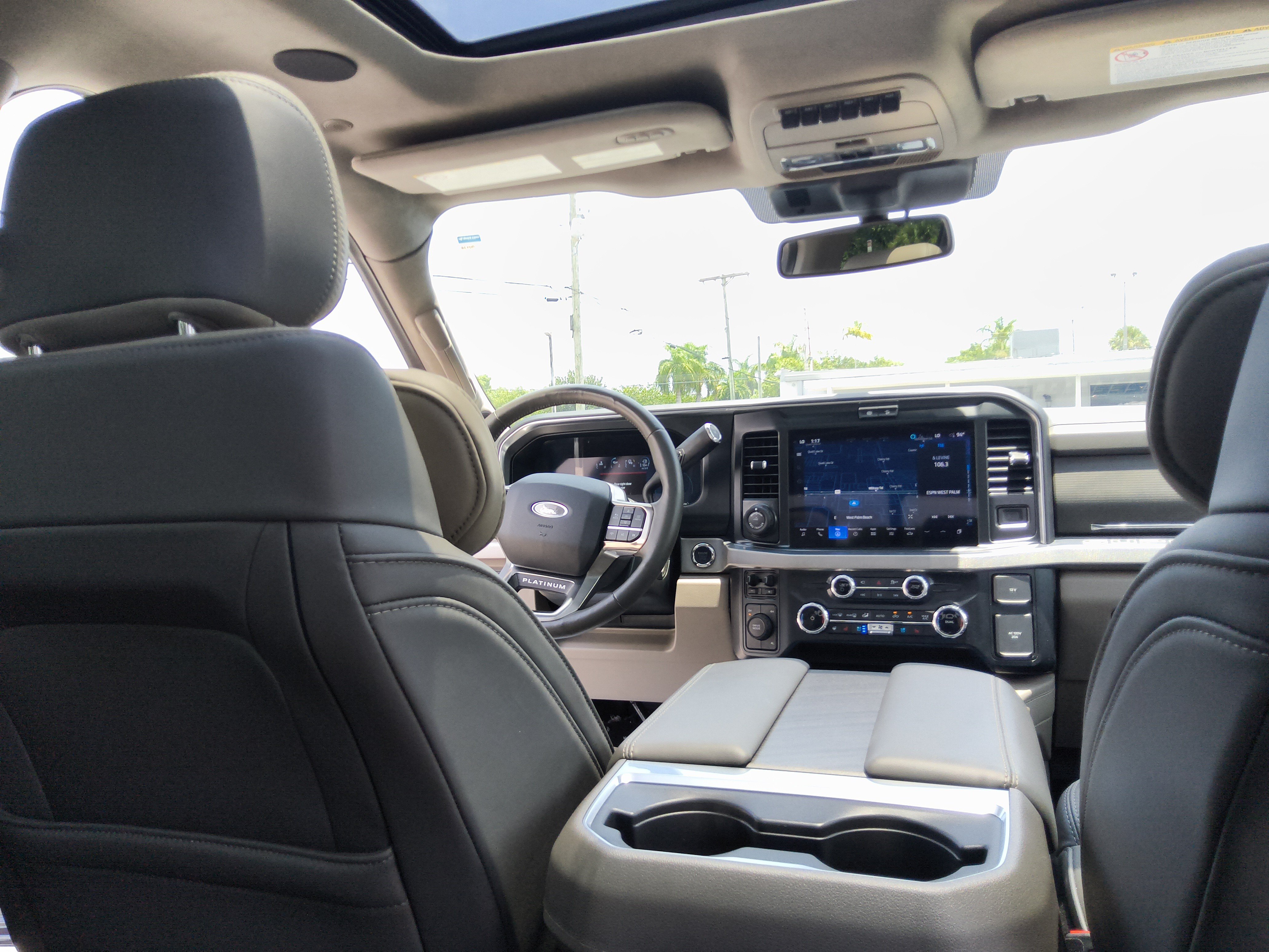 Certified 2025 Ford F450 Platinum w/ Platinum Plus Package AWD/4WD image 31