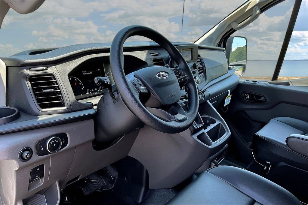 Certified 2025 Ford Transit 150 Low Roof RWD image 18